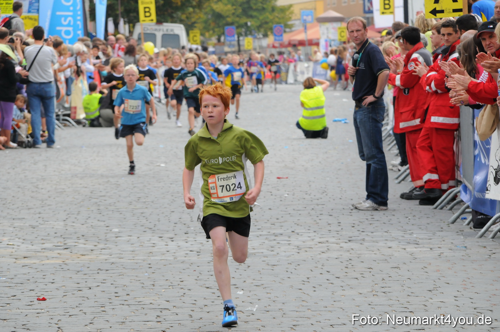 0098 Stadtlauf Neumarkt Bambinilaeufe 200909
